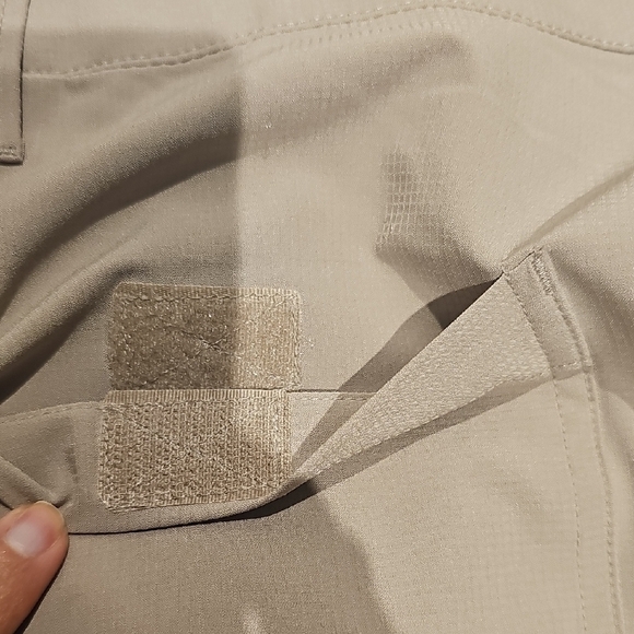 Eddie Bauer Men's Khaki Flat Front Shorts - Picture 9 of 11